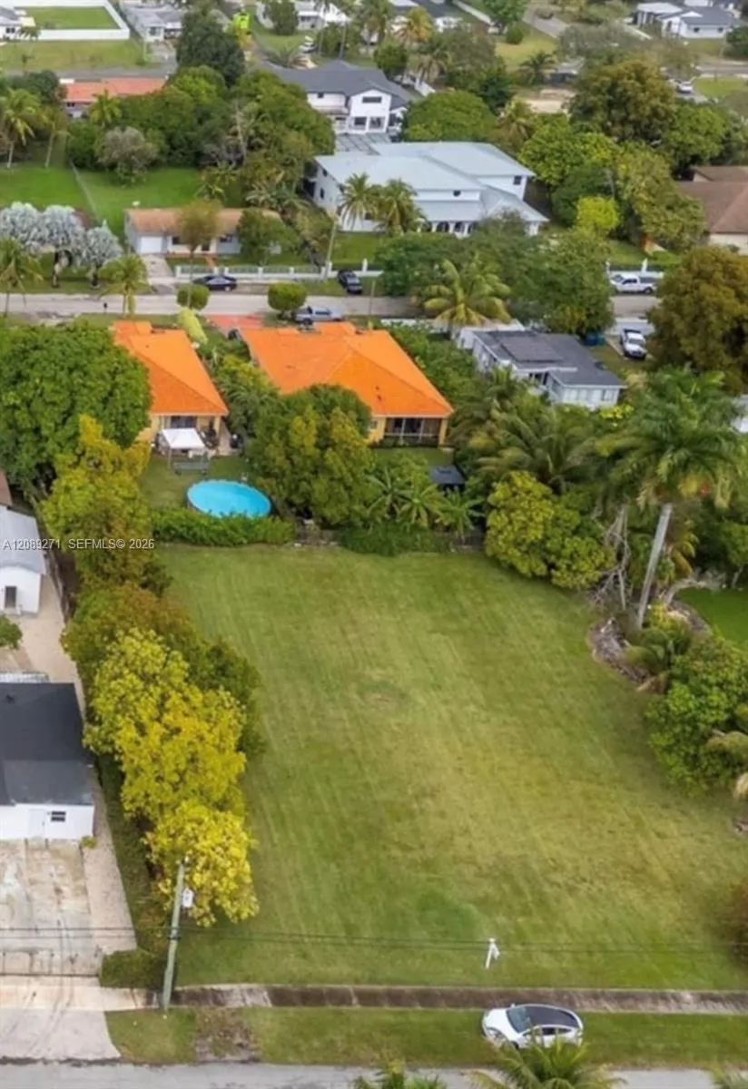 25 NW 160th St Miami, FL 33169