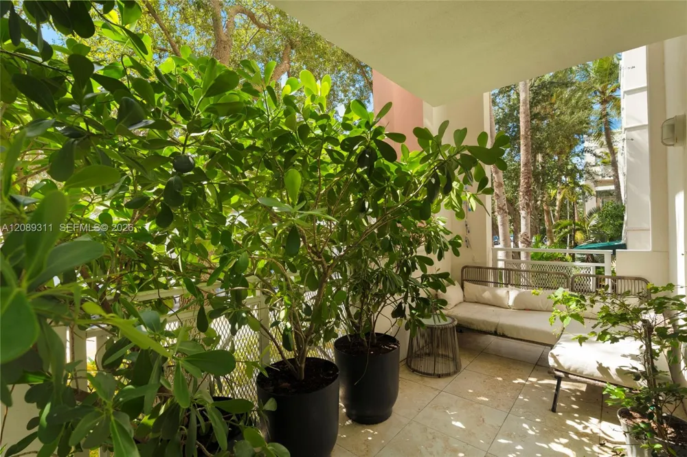 1005 8th St #206 Miami Beach, FL 33139