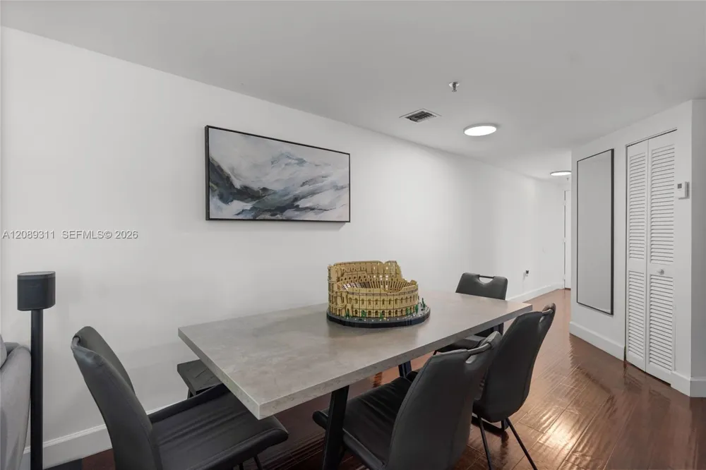 1005 8th St #206 Miami Beach, FL 33139