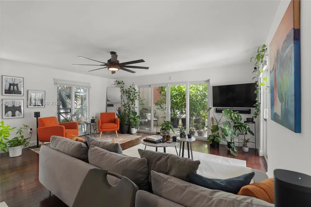 1005 8th St #206 Miami Beach, FL 33139