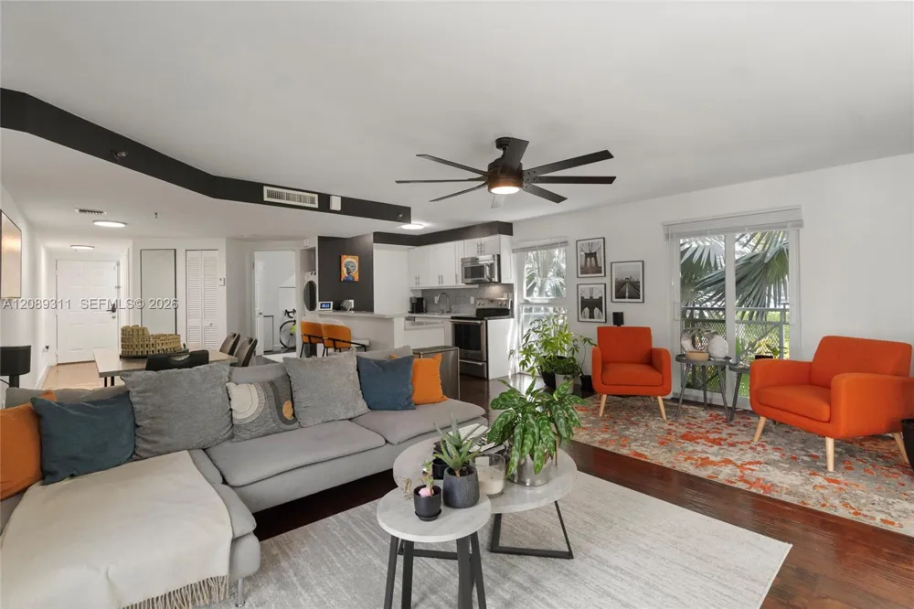 1005 8th St #206 Miami Beach, FL 33139
