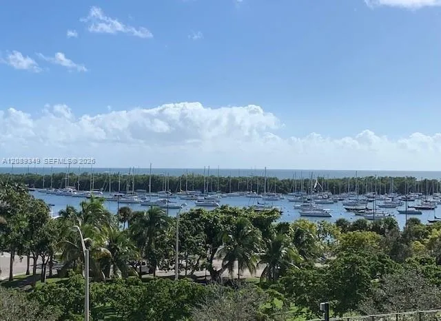 2811 S Bayshore Dr #5C Coconut Grove, FL 33133