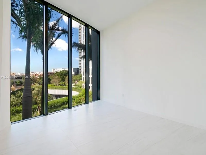 2811 S Bayshore Dr #5C Coconut Grove, FL 33133