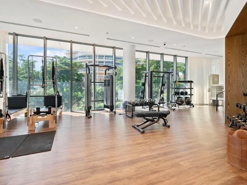 2811 S Bayshore Dr #5C Coconut Grove, FL 33133