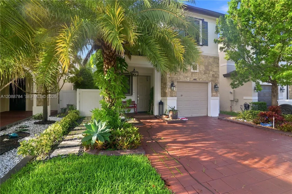 3440 W 110th St Hialeah, FL 33018