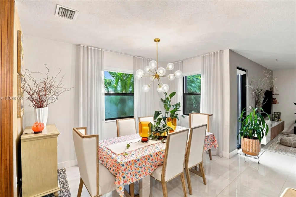 3440 W 110th St Hialeah, FL 33018