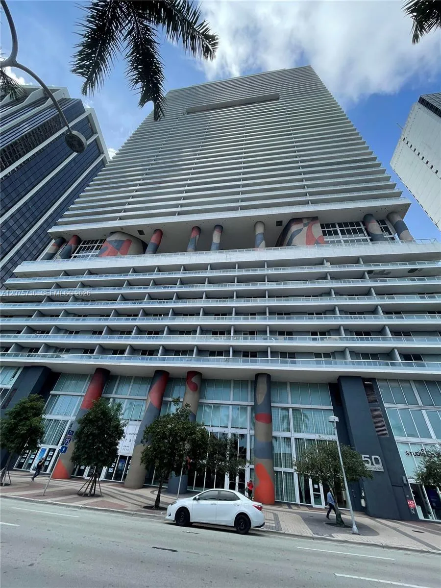 50 Biscayne Blvd #4105 Miami, FL 33132