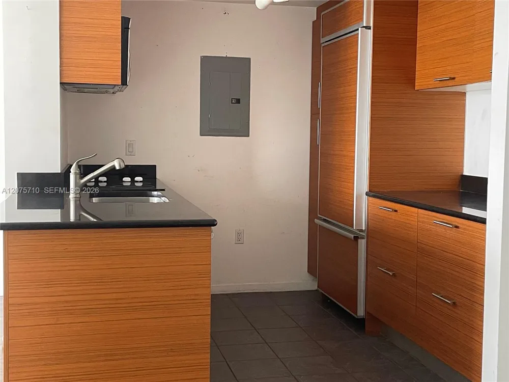 50 Biscayne Blvd #4105 Miami, FL 33132