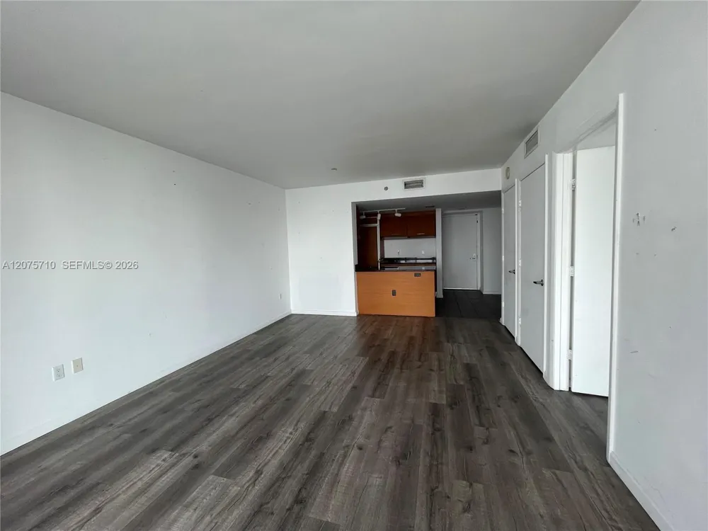 50 Biscayne Blvd #4105 Miami, FL 33132