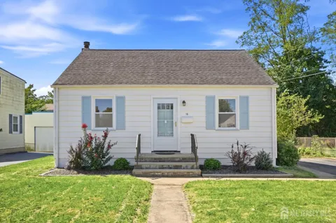 16 Eisenhower Avenue