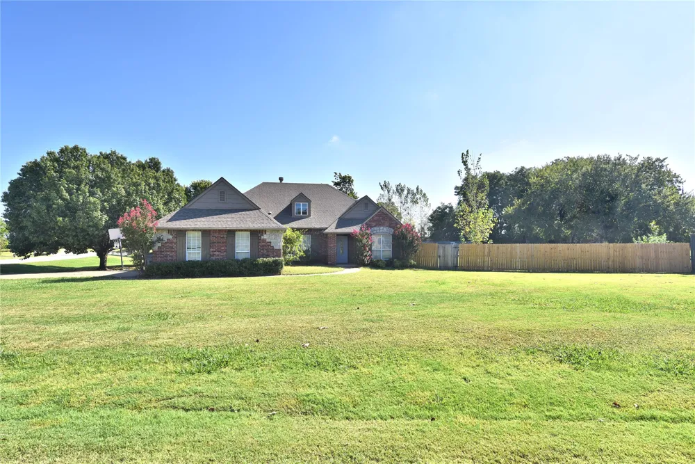 12325 Longhorn Circle Glenpool, OK 74066