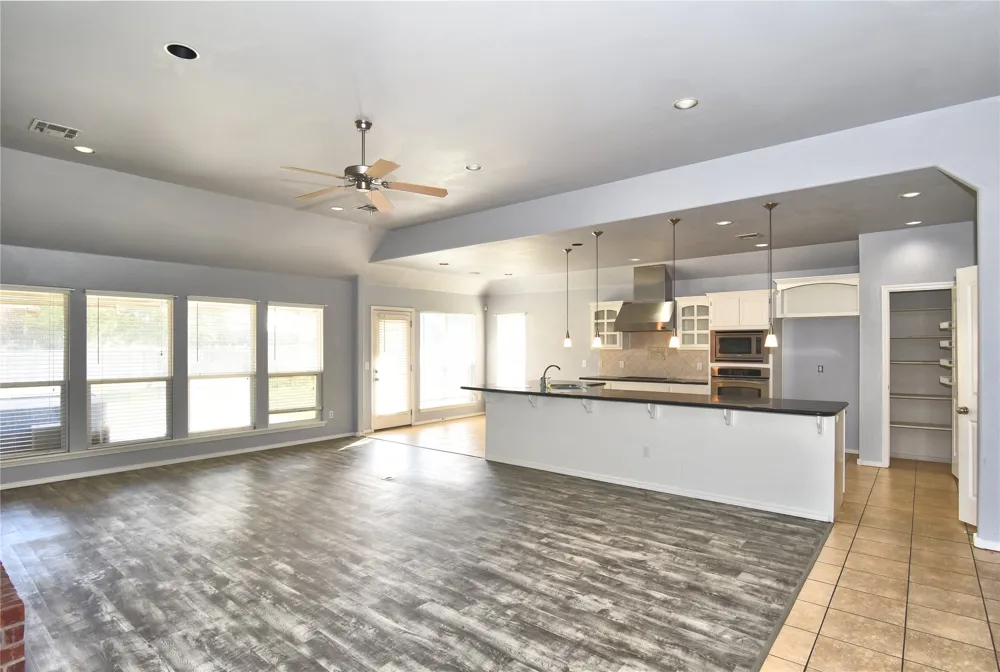 12325 Longhorn Circle Glenpool, OK 74066