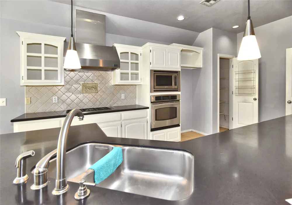 12325 Longhorn Circle Glenpool, OK 74066