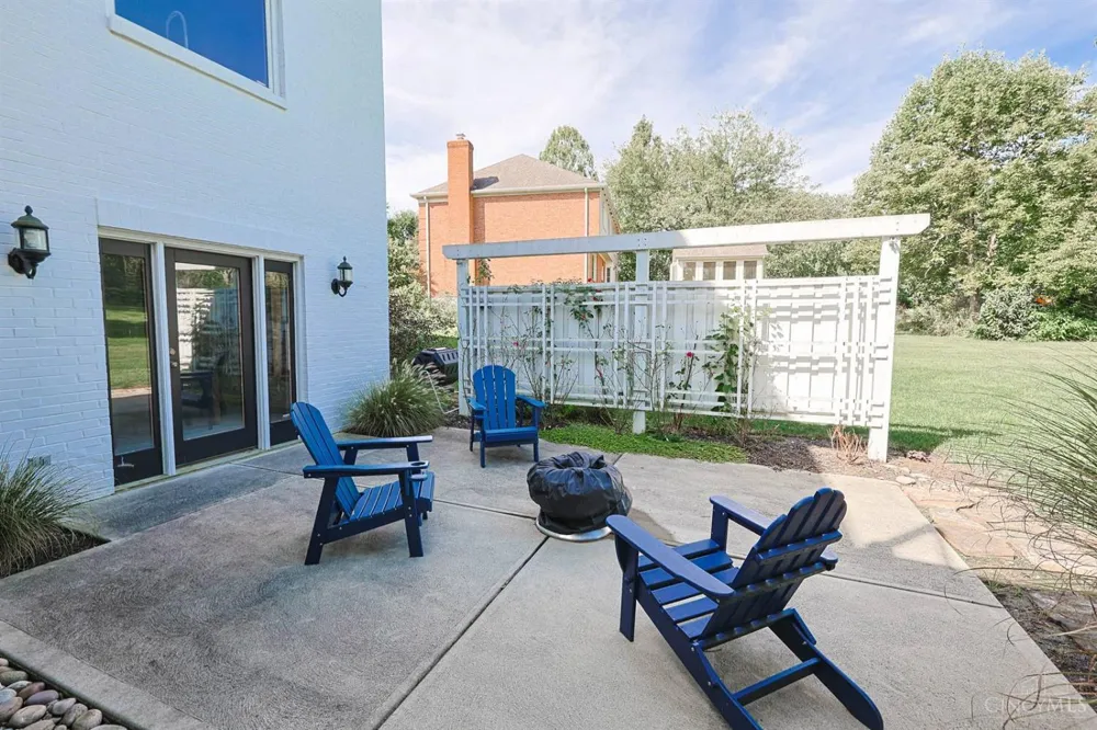 104 Hetherington Lane Glendale, OH 45246