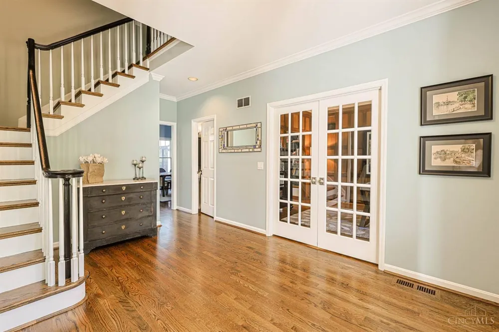 104 Hetherington Lane Glendale, OH 45246