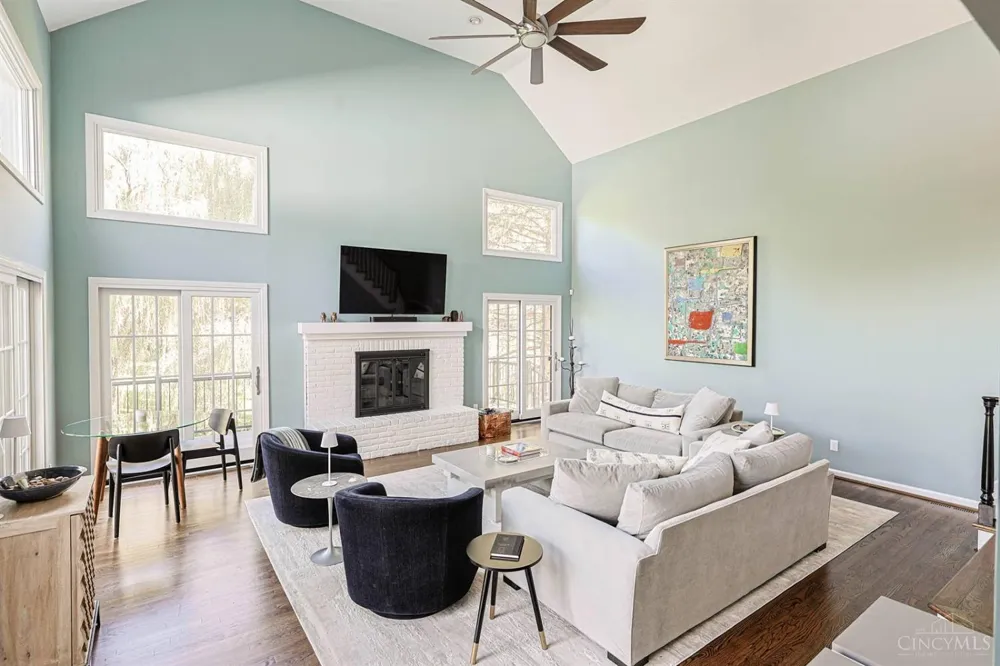104 Hetherington Lane Glendale, OH 45246