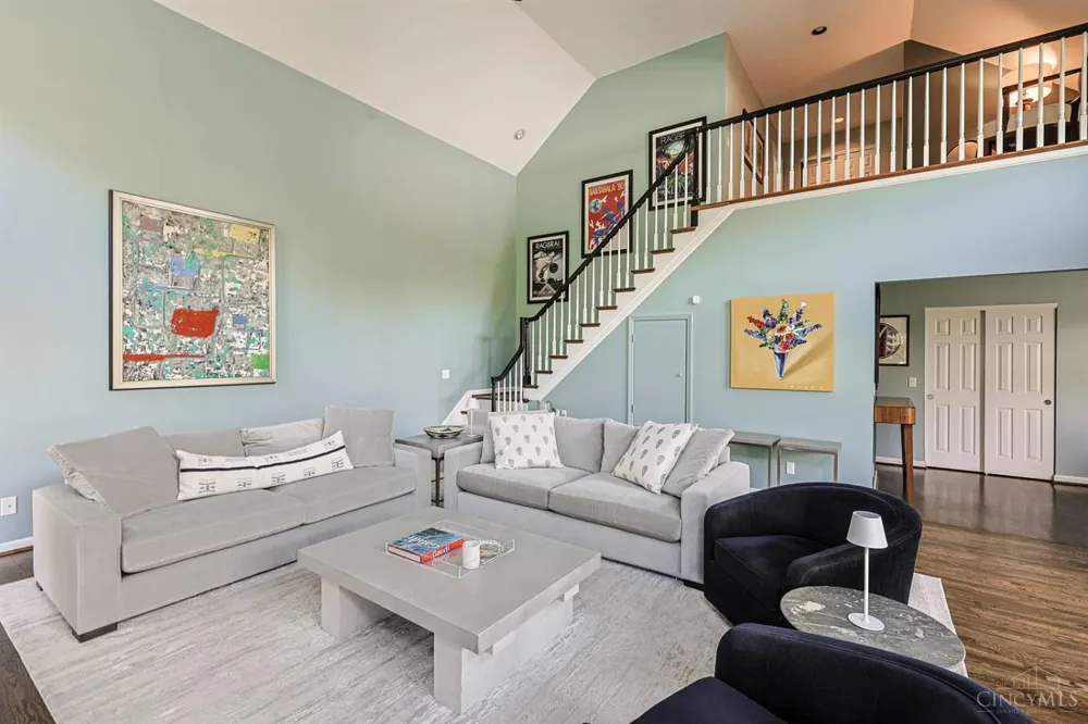 104 Hetherington Lane Glendale, OH 45246