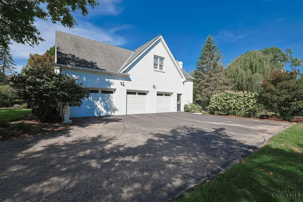 104 Hetherington Lane Glendale, OH 45246