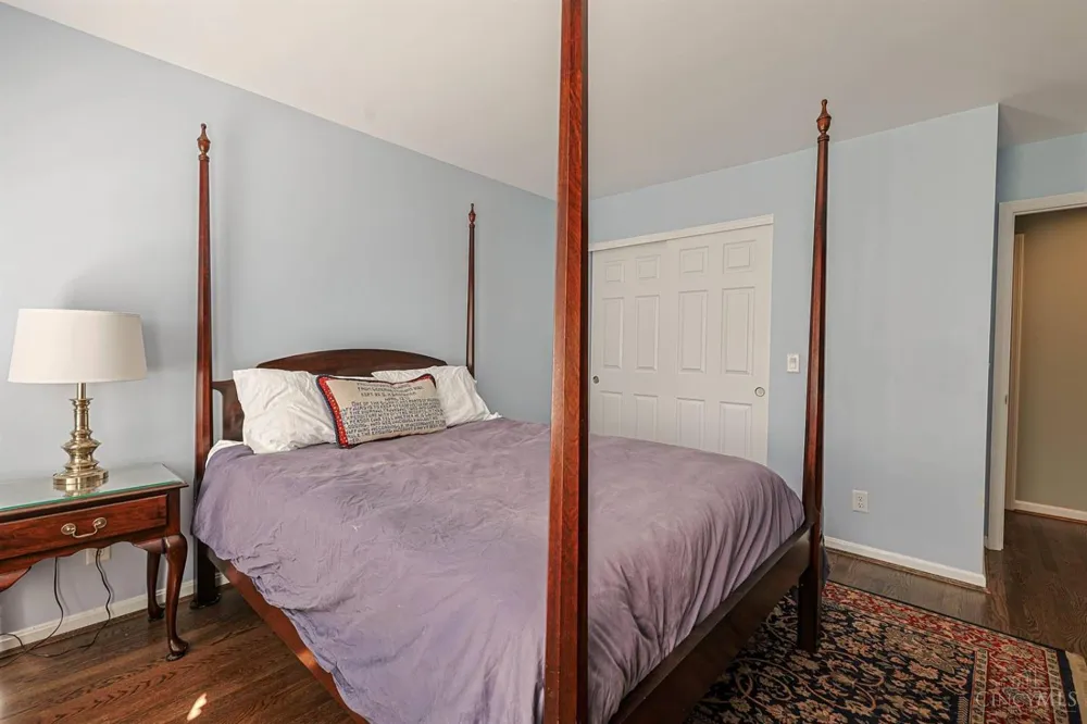 104 Hetherington Lane Glendale, OH 45246