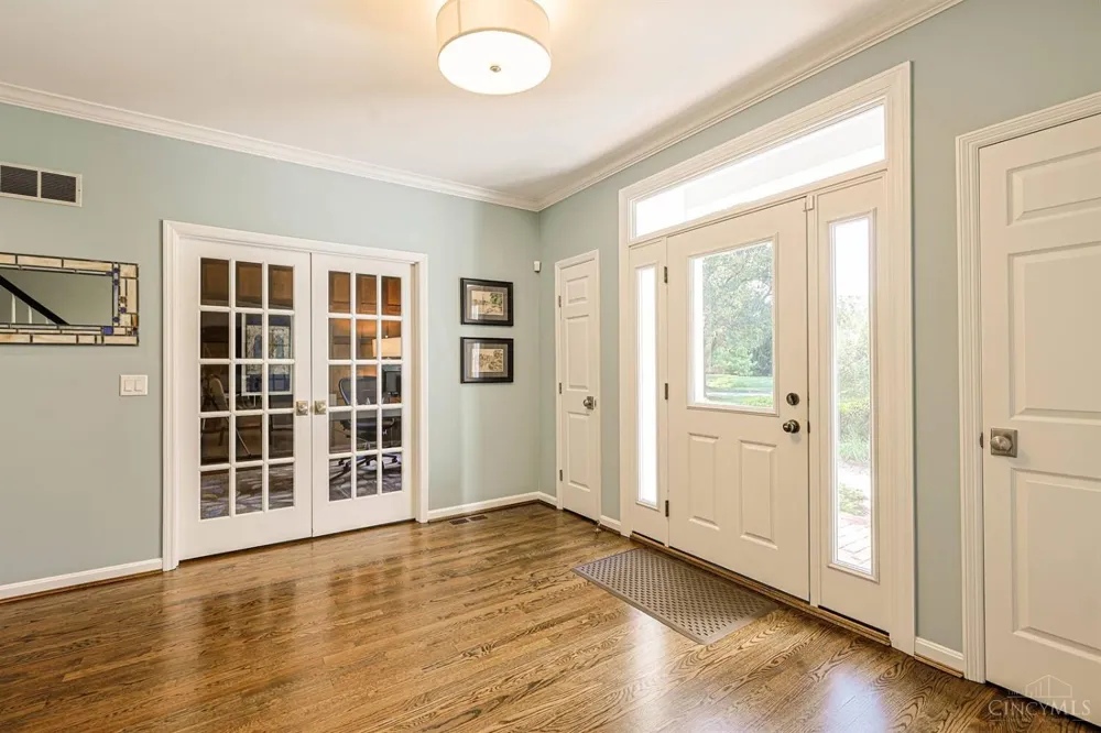 104 Hetherington Lane Glendale, OH 45246