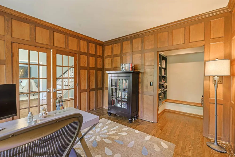 104 Hetherington Lane Glendale, OH 45246