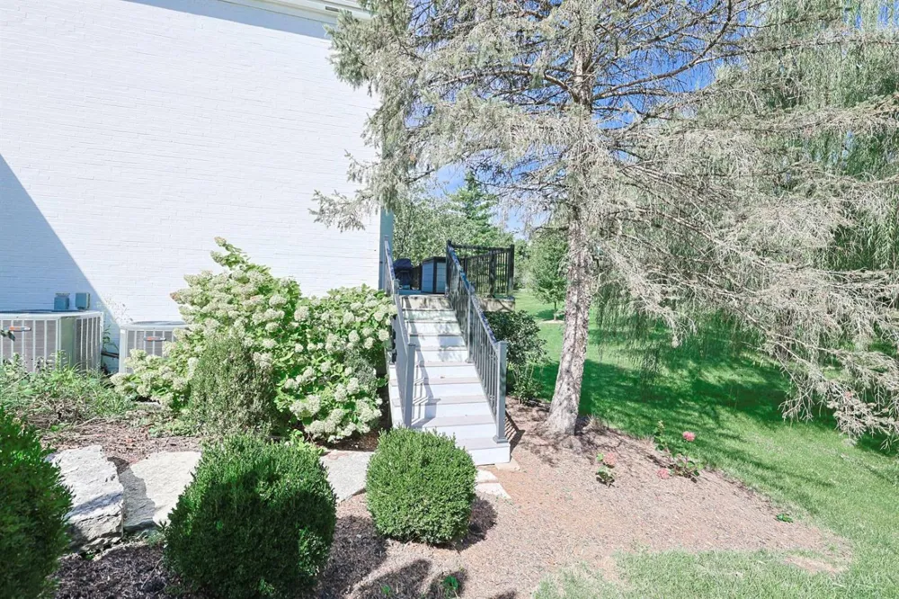 104 Hetherington Lane Glendale, OH 45246