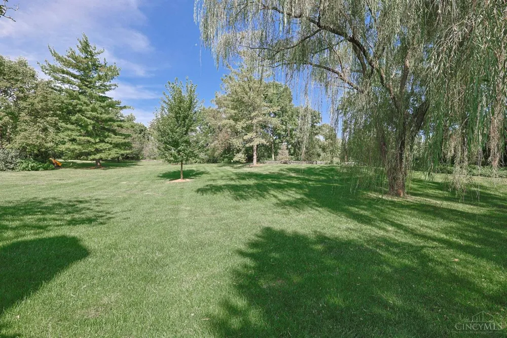104 Hetherington Lane Glendale, OH 45246