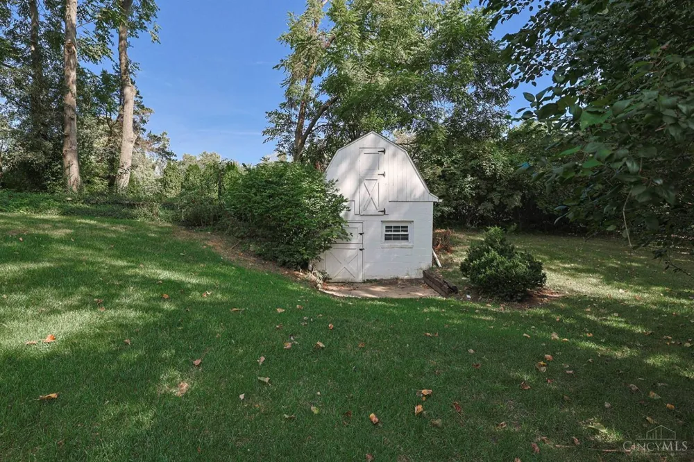 104 Hetherington Lane Glendale, OH 45246