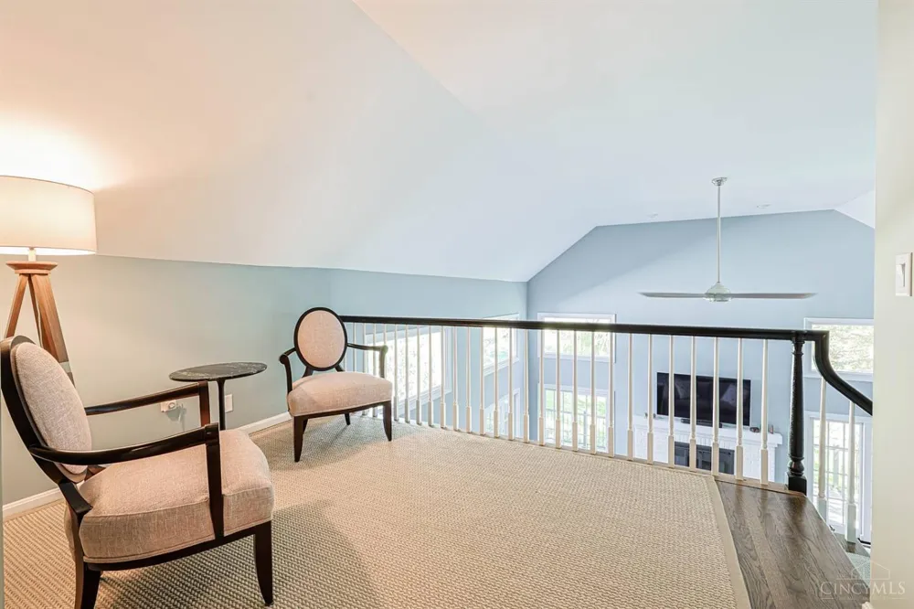 104 Hetherington Lane Glendale, OH 45246
