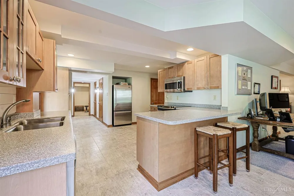 104 Hetherington Lane Glendale, OH 45246