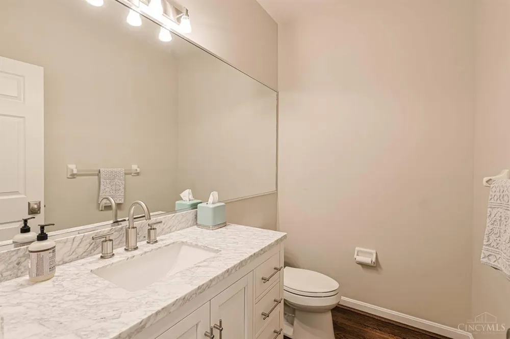 104 Hetherington Lane Glendale, OH 45246