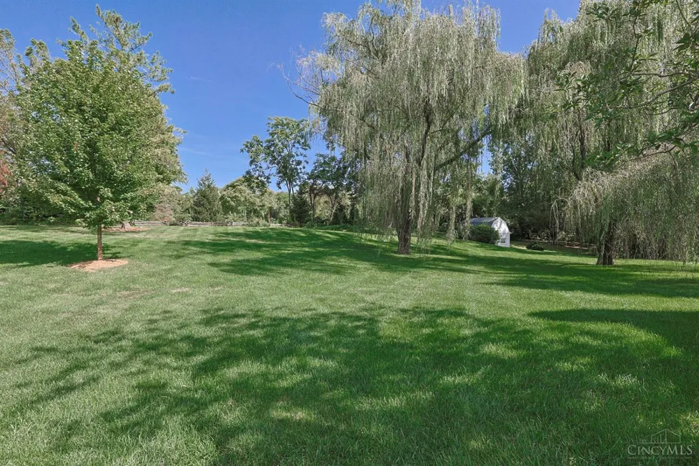 104 Hetherington Lane Glendale, OH 45246