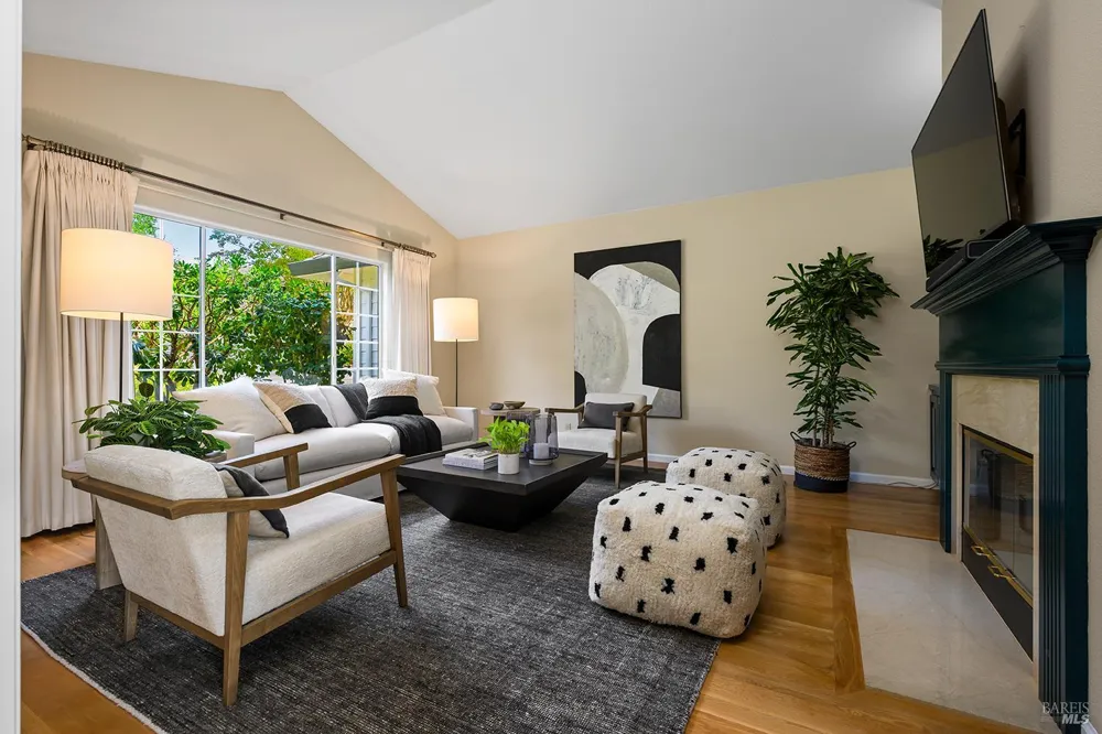 2039 Burnside Road Sebastopol, CA 95472