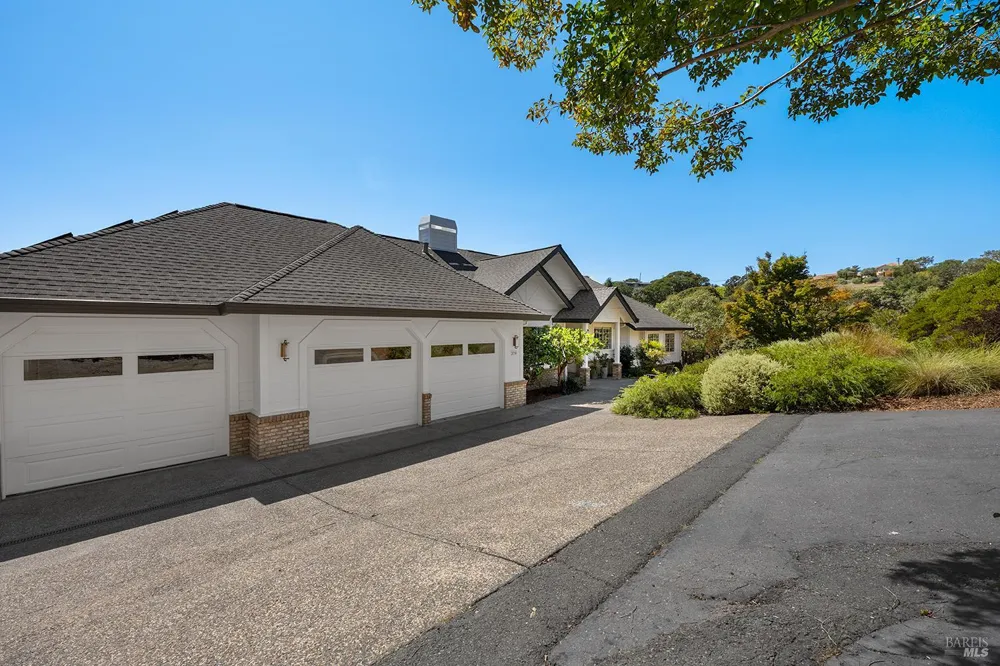 2039 Burnside Road Sebastopol, CA 95472