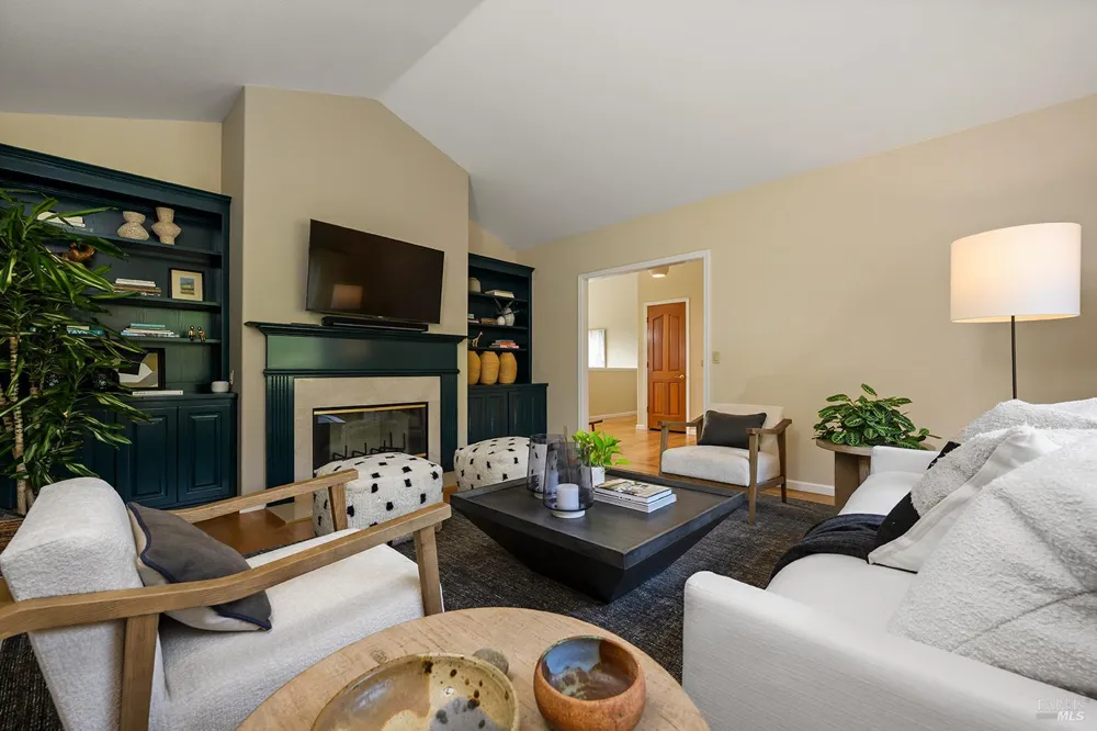 2039 Burnside Road Sebastopol, CA 95472