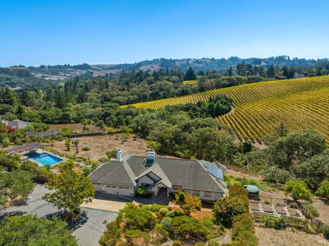 2039 Burnside Road