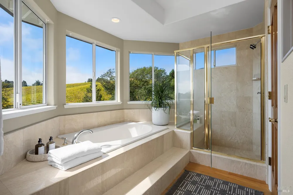 2039 Burnside Road Sebastopol, CA 95472