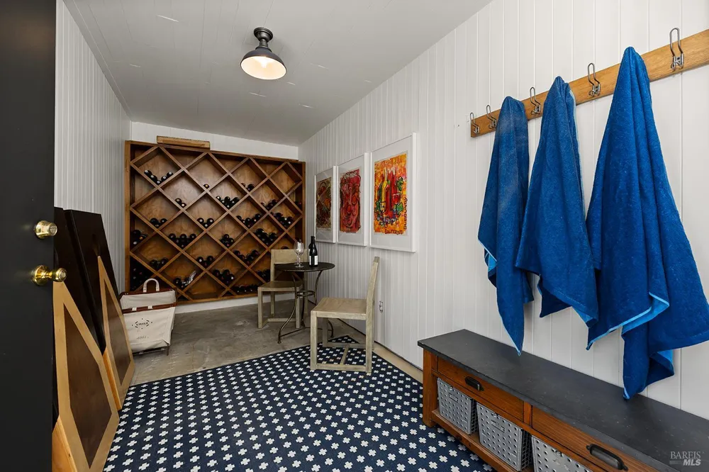2039 Burnside Road Sebastopol, CA 95472