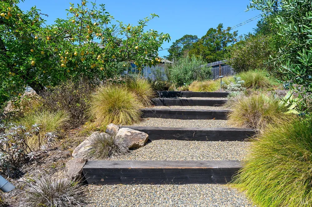 2039 Burnside Road Sebastopol, CA 95472