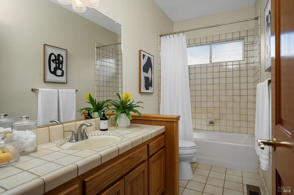 2039 Burnside Road Sebastopol, CA 95472