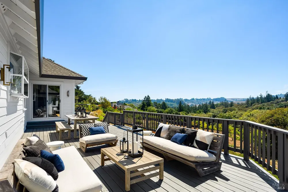 2039 Burnside Road Sebastopol, CA 95472