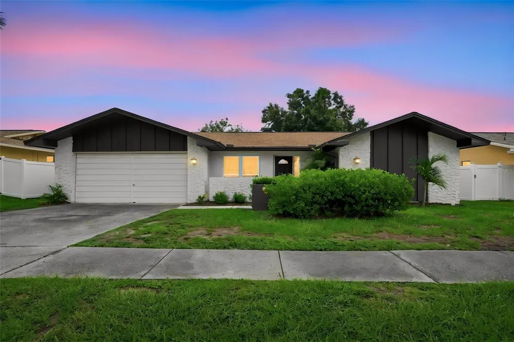 203 HILLCREST DRIVE Safety Harbor, FL 34695