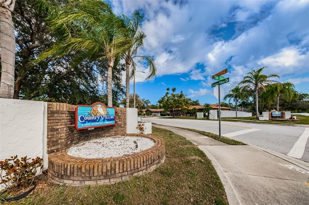 203 HILLCREST DRIVE Safety Harbor, FL 34695