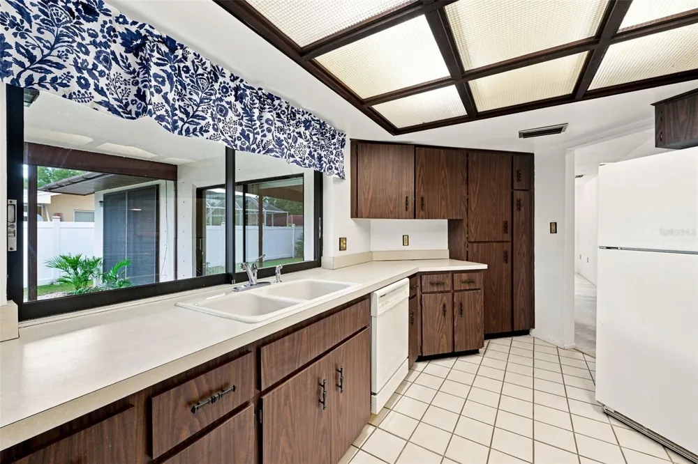 203 HILLCREST DRIVE Safety Harbor, FL 34695