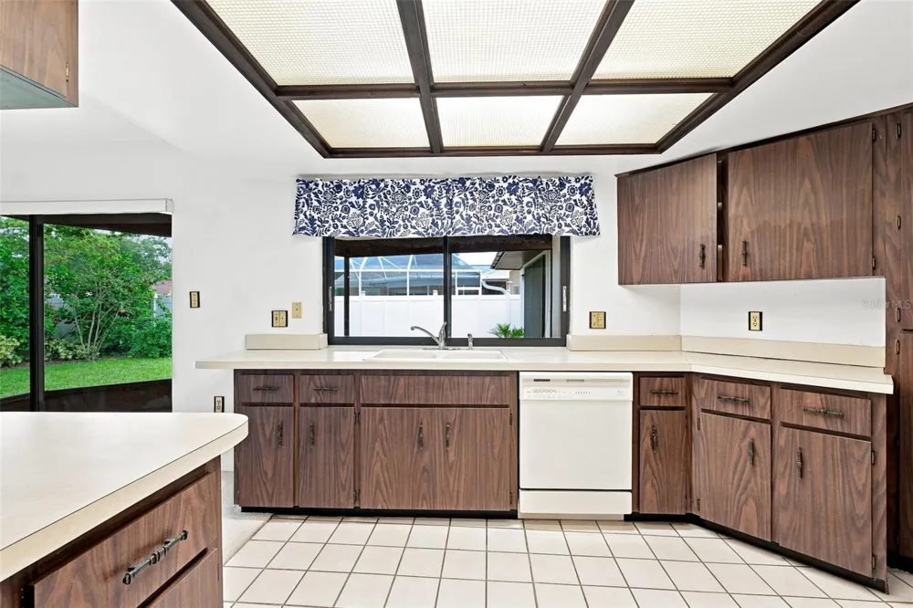 203 HILLCREST DRIVE Safety Harbor, FL 34695