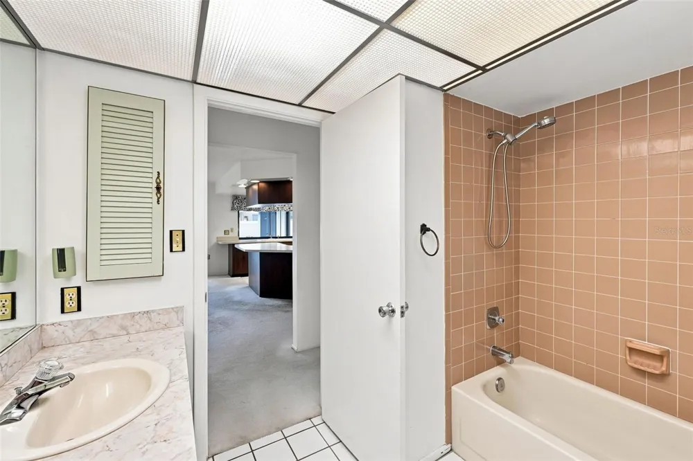 203 HILLCREST DRIVE Safety Harbor, FL 34695