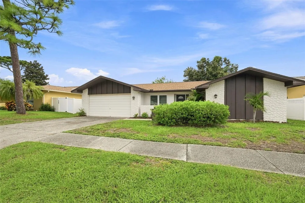 203 HILLCREST DRIVE Safety Harbor, FL 34695