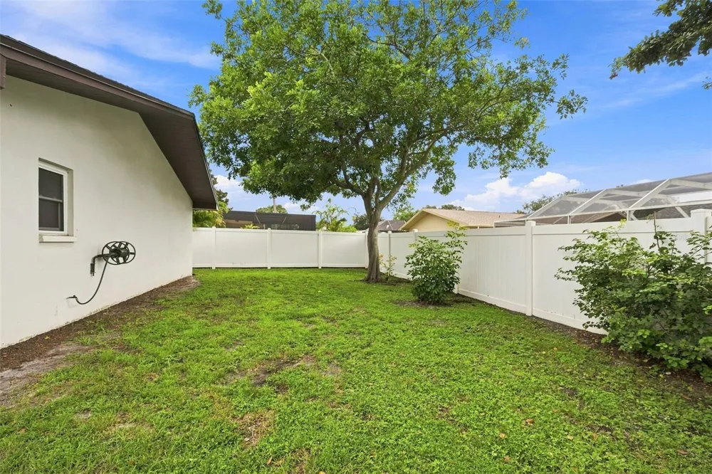 203 HILLCREST DRIVE Safety Harbor, FL 34695