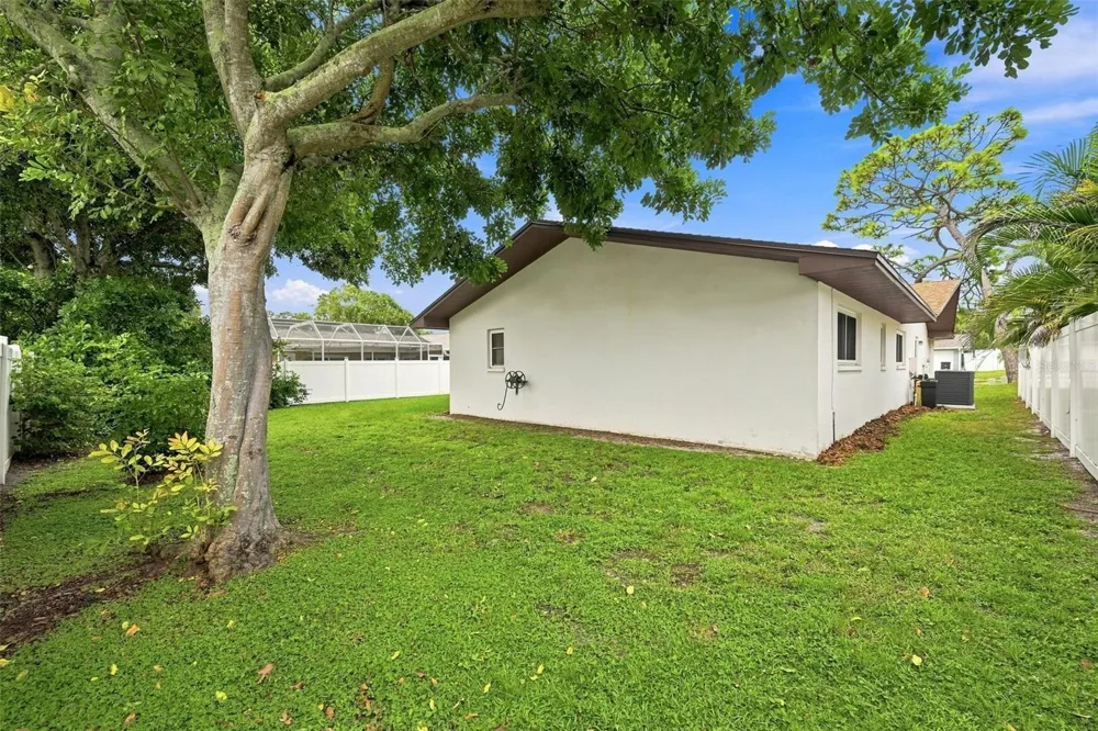 203 HILLCREST DRIVE Safety Harbor, FL 34695