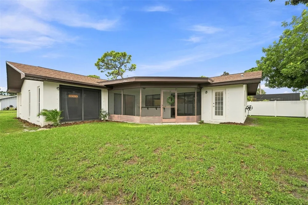 203 HILLCREST DRIVE Safety Harbor, FL 34695